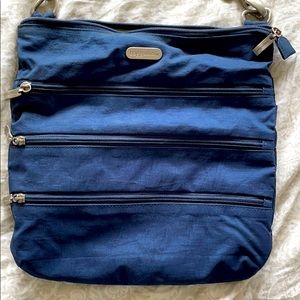 Baggallini navy blue cross body purse